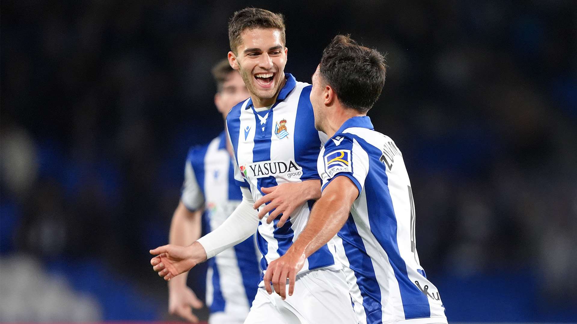 术围绕他展 术围绕他展